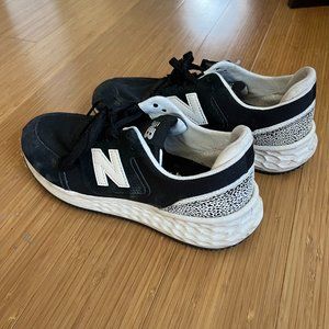 New Balance Ortholite Sneakers Size 7.5 in Black and White